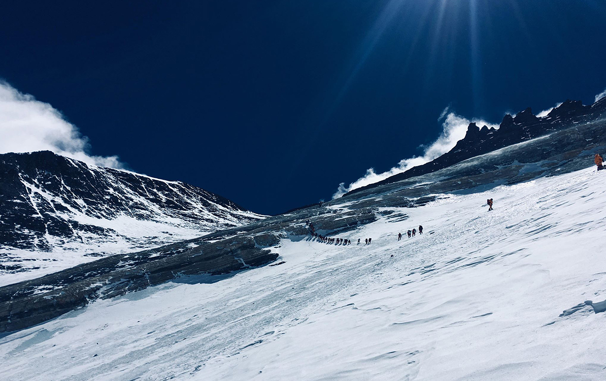 Mt. Everest climbing from China