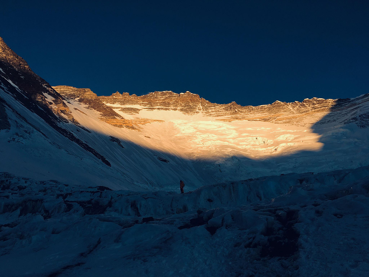 Easy to climb Mt. Everest from China