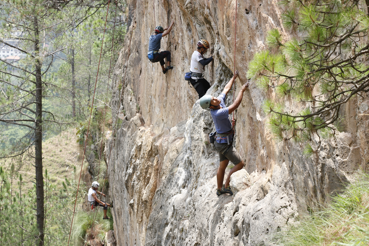 mountaineering training rock climbing 