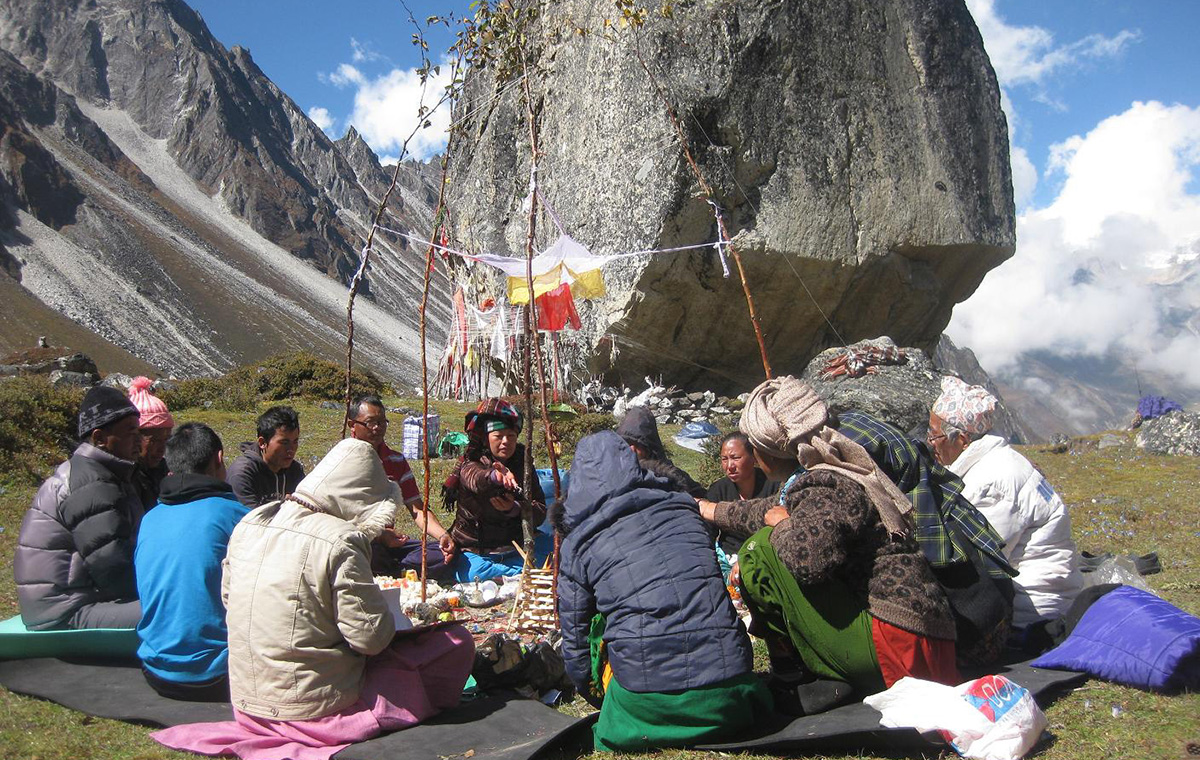 Kirat religious pilgrims to Faktakung Nepal 