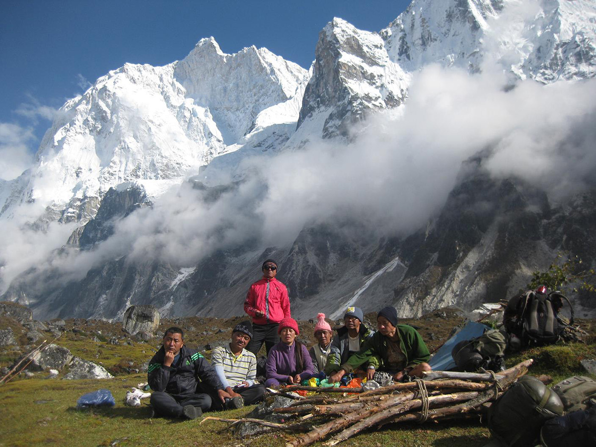 Kirat religious pilgrims to Faktakung Nepal 