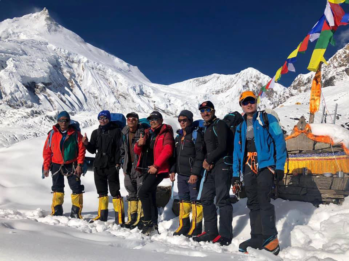 Pakistan climber first summit Manaslu in this season