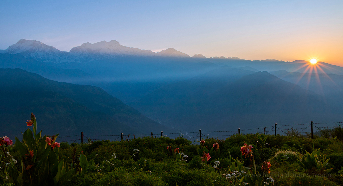 Sunrise at Ghale Gaun