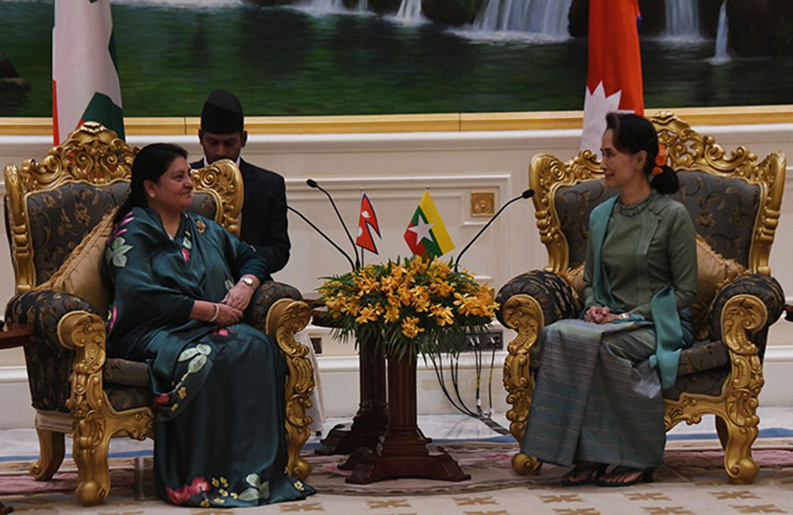Nepal's President Bidhya Devi Bhandari (Left) with Myanmar's Prime Minister Aun