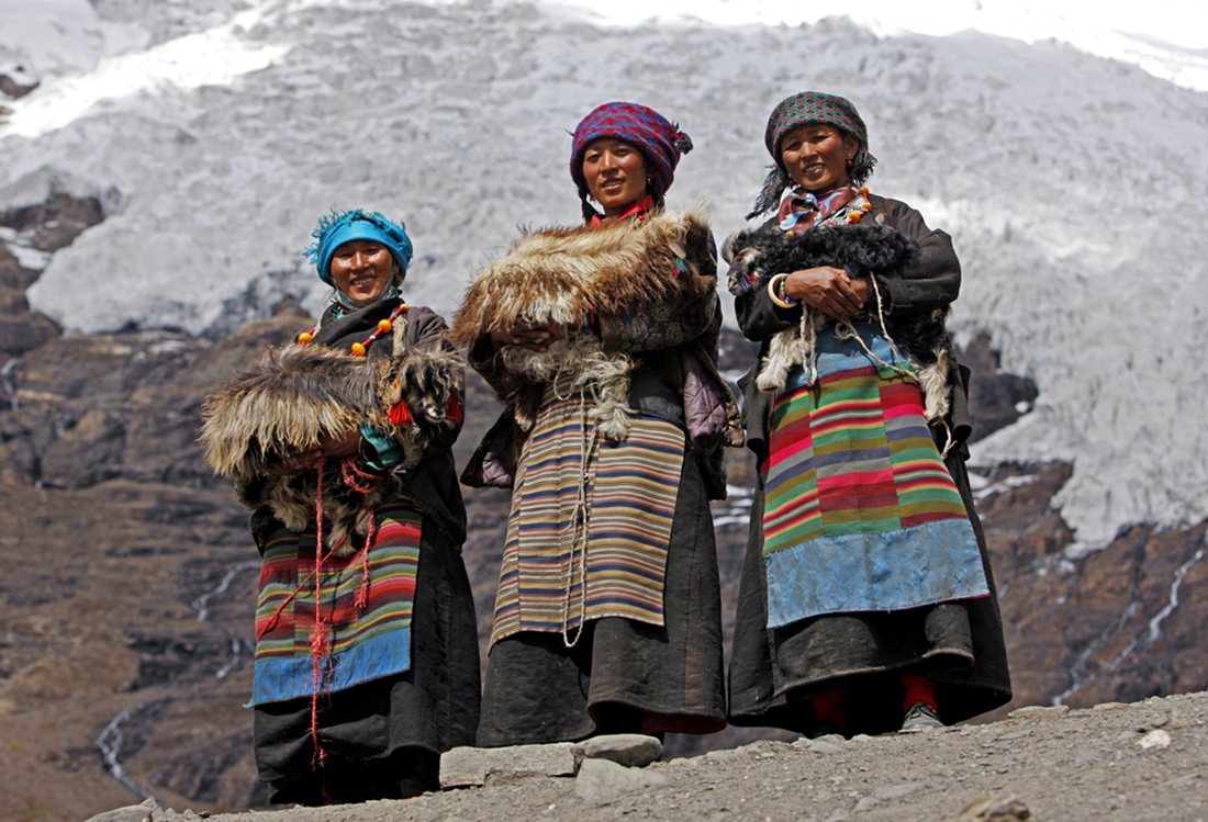 Быт людей в горах кратко. Тибет шерпы. Непал шерпы. Шерпы в Гималаях. Шерпа народ Непала.